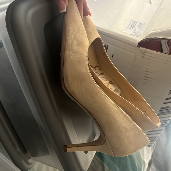 Beautiful suede pumps - Picture 2 of 4